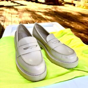 Madden Girl Cream Loafers Vegan Patent Leather Off-White